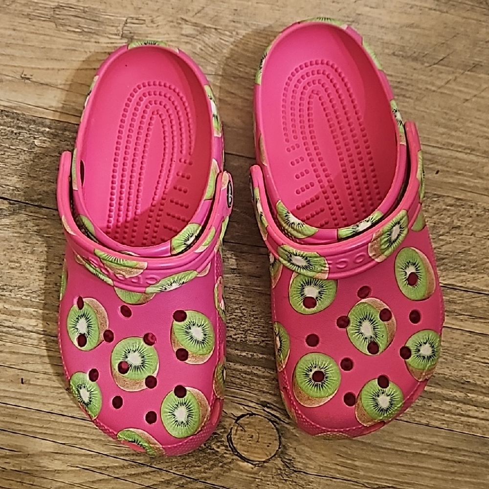 CROCS  Pink Kiwi Print Clogs